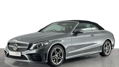 Usado Mercedes C300 AMG line 245 HP (180 kW) 2022 Cinzento Cabrios