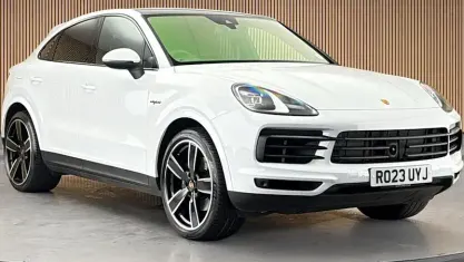Used Porsche Cayenne Platinum Edition 462 HP (339 kW) 2022 White SUV