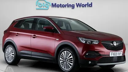 Begagnad Vauxhall Grandland X Business Edition 131 HK (96 kW) 2021 SUV