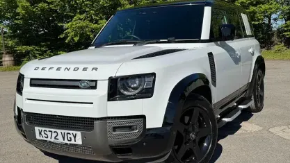 Usado Land Rover Defender Dynamic 249 HP (183 kW) 2022 SUV