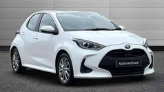 Pure white Used 2023 Toyota Yaris Hybrid Hatchback | £17,750 (Fair price)