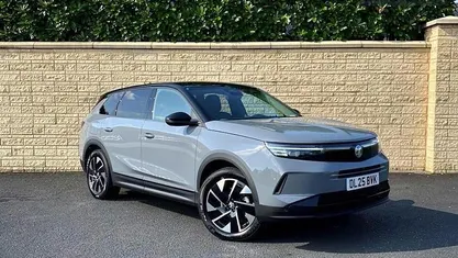 Second-hand Vauxhall Grandland X Ultimate 136 CP (100 kW) 2025 Gri SUV