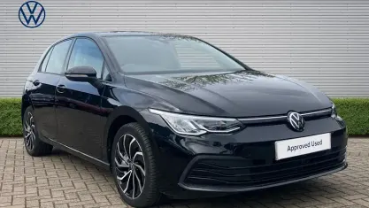 Used VW Golf VIII Life 150 HP (110 kW) 2023 Hatchback
