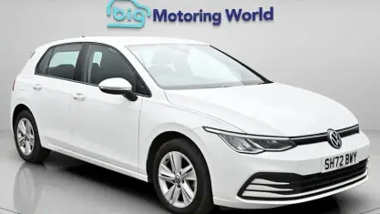 Second-hand VW Golf VIII S 131 CP (96 kW) 2023 Alb Hatchback