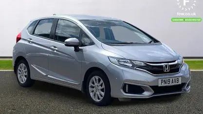 Używany Honda Jazz SE 102 KM (75 kW) 2019 Srebrny Hatchback