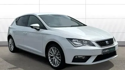 Used Seat Leon SE Dynamic 110 HP (80 kW) 2018 White Hatchback
