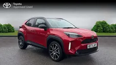Scarlet flare bitone Used 2023 Toyota Yaris Hybrid Sport SUV | £23,268 (Good price)