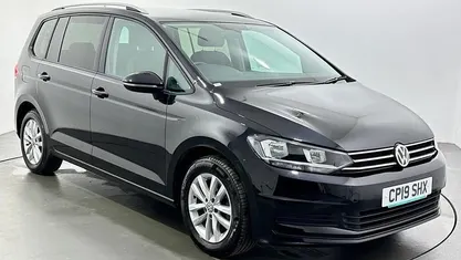 Used VW Touran SE 150 HP (110 kW) 2019 Black MPV