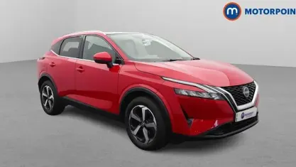 Used Nissan Qashqai N-Connecta 140 HP (102 kW) 2023 Red SUV