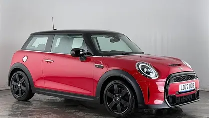 Used Mini Cooper S Classic 178 HP (130 kW) 2022 Red Hatchback