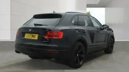 Used Bentley Bentayga 435 HP (319 kW) 2017 Black SUV