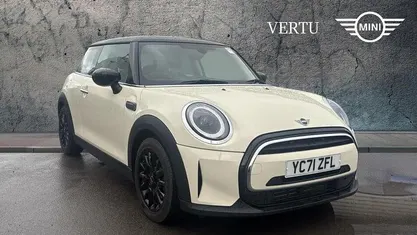 Used Mini Cooper Classic 136 HP (100 kW) 2021 White Hatchback