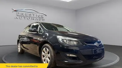 Used Vauxhall Astra Design Edition 101 HP (74 kW) 2014 Hatchback