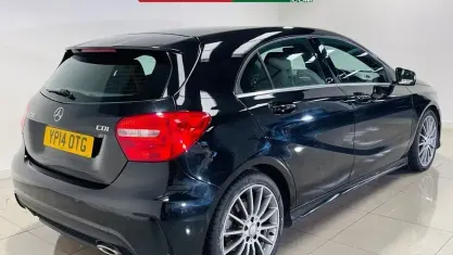 Begagnad Mercedes A200 AMG 136 HK (100 kW) 2014 Svart Halvkombi
