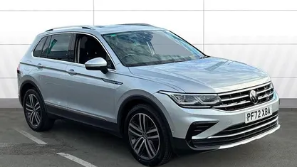 Second-hand VW Tiguan Elegance 150 CP (110 kW) 2023 Argintiu SUV