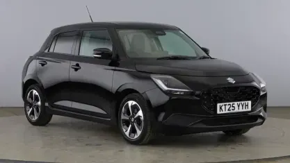 Begagnad Suzuki Swift 82 HK (60 kW) 2025 Svart Halvkombi