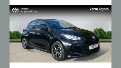 Used Toyota Yaris Design 116 HP (85 kW) 2021 Eclipse black (metallic paint) Hatchback