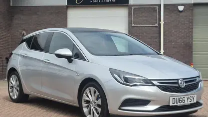 Used Vauxhall Astra Design Edition 110 HP (80 kW) 2017 Hatchback