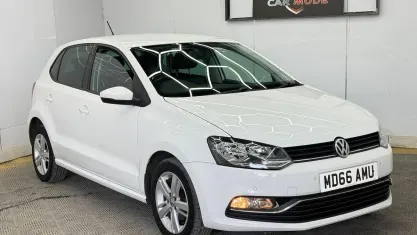 Used VW Polo Match 90 HP (66 kW) 2016 White Hatchback
