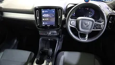 Used 2025 Volvo XC40 Core SUV | £22,099 (Super price)