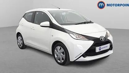 Used Toyota Aygo X-play 69 HP (50 kW) 2018 Hatchback