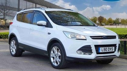 Usado Ford Kuga Zetec 150 HP (110 kW) 2016 Branco SUV