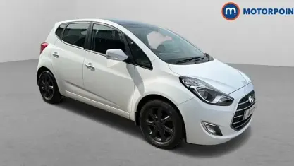 Used Hyundai i20 Premium 125 HP (91 kW) 2019 White Hatchback