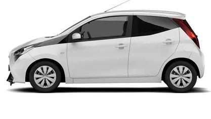 Używany Toyota Aygo X-play 72 KM (52 kW) 2020 Hatchback