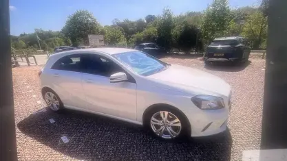 Begagnad Mercedes A180 Executive 122 HK (89 kW) 2018 Halvkombi