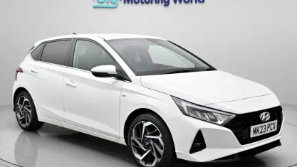 Used Hyundai i20 Premium 101 HP (74 kW) 2023 White Hatchback