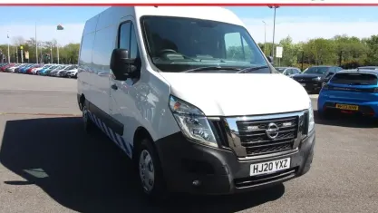Used Nissan NV400 Tekna 135 HP (99 kW) 2020 White Van