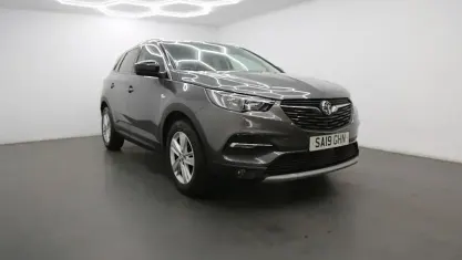 Used Vauxhall Grandland X Design Edition 131 HP (96 kW) 2019 SUV