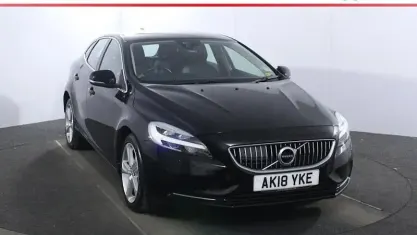 Begagnad Volvo V40 Inscription 120 HK (88 kW) 2018 Svart Halvkombi