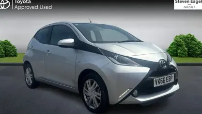 Used Toyota Aygo x-press 69 HP (50 kW) 2016 Silver Hatchback