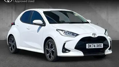 Used Toyota Yaris Design 116 HP (85 kW) 2024 White Hatchback
