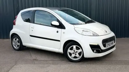 Second-hand Peugeot 107 Envy 68 CP (50 kW) 2013 Alb Hatchback