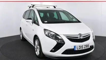 Begagnad Vauxhall Zafira Tourer SRi 140 HK (102 kW) 2015 Vit Minibuss