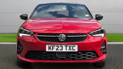 Begagnad Vauxhall Corsa 101 HK (74 kW) 2023 Röd Halvkombi