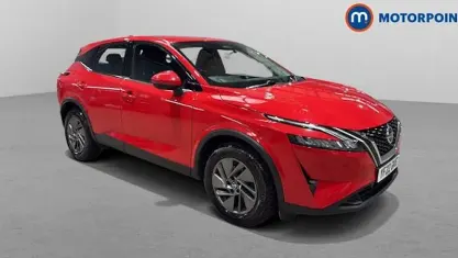 Used Nissan Qashqai Acenta Premium 140 HP (102 kW) 2022 Red SUV