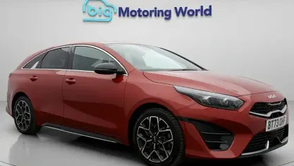 Begagnad Kia ProCeed GT-Line 159 HK (116 kW) 2023 Röd Kombi