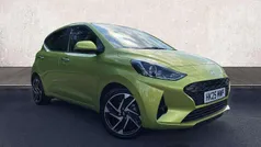Green New 2025 Hyundai i10 Premium Hatchback | £18,590 (Fair price)