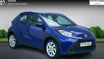 Used Toyota Aygo X PURE 72 HP (52 kW) 2024 Blue SUV