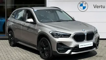 Usado BMW X1 Sport Line 192 HP (141 kW) 2022 Prateado SUV