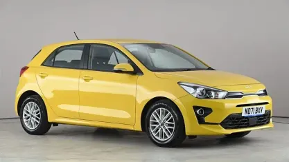 Used Kia Rio 101 HP (74 kW) 2022 Yellow Hatchback