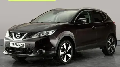 Used Nissan Qashqai N-Connecta 110 HP (80 kW) 2016 Black SUV
