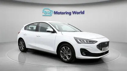 Used Ford Focus Titanium 125 HP (91 kW) 2023 White Hatchback