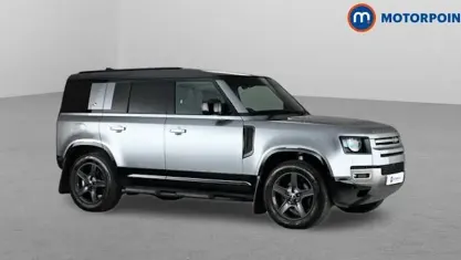Käytetty Land Rover Defender SE Dynamic 249 HP (183 kW) 2024 Harmaa Katumaasturi