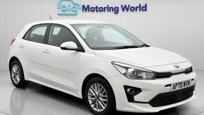 Used Kia Rio 101 HP (74 kW) 2020 White Hatchback