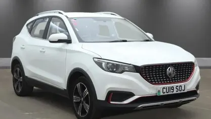 Używany MG ZS 106 KM (77 kW) 2019 Biały SUV
