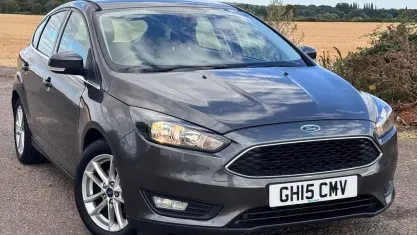 Used Ford Focus Zetec 125 HP (91 kW) 2015 Grey Hatchback